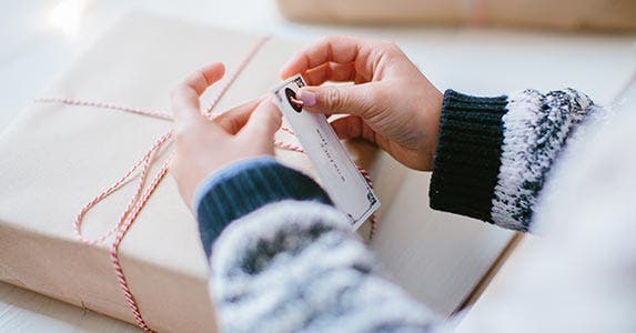 Holiday gifts under $10 | Sofie Delauw/Getty Images