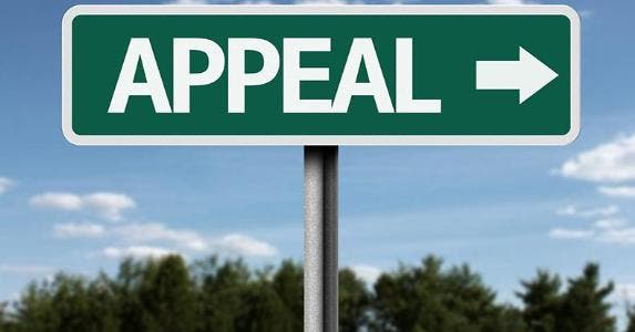 Appeal sign with blue skies in background © Filipe Frazao/Shutterstock.com