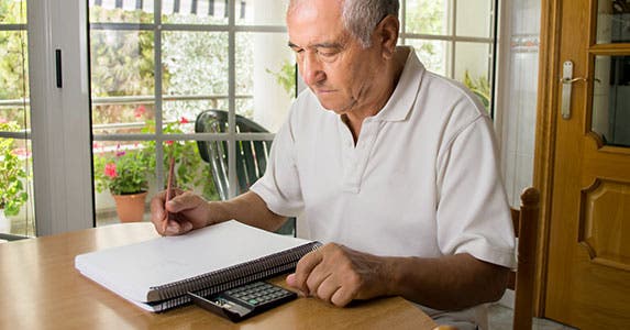 Spousal beneficiaries: RMDs from IRAs © cunaplus/Shutterstock.com