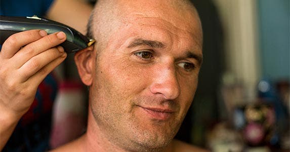 Trim your razor budget © De Visu/Shutterstock.com