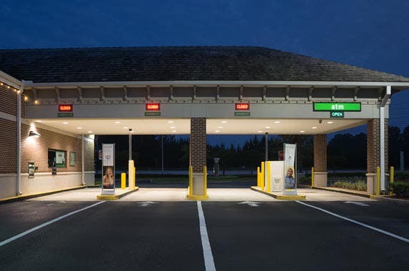 Regions Bank Regions Bank © Rob Wilson/Shutterstock.com