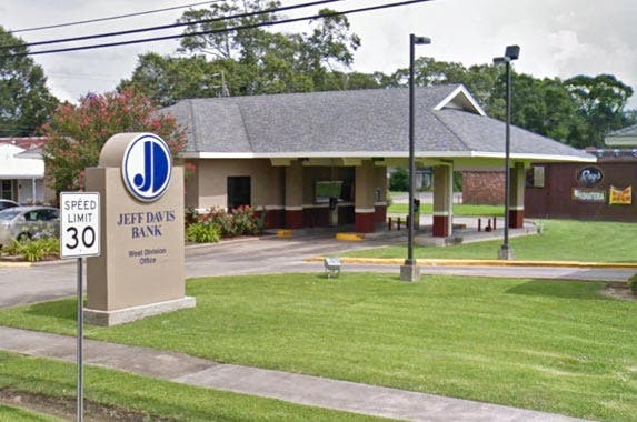 Jeff Davis Bank in Jennings, Louisiana Jeff Davis Bank in Jennings, Louisiana © 2016 Google