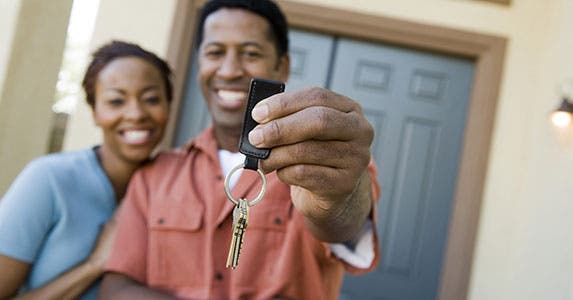 Car or a house purchase © bikeriderlondon/Shutterstock.com