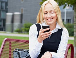 Mobile apps do more © Robert Kneschke/Shutterstock.com