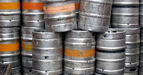 How much do I actually spend on booze? © freeskyline/Shutterstock.com