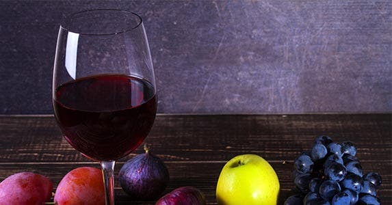 Less alcohol, better health? © freeskyline/Shutterstock.com