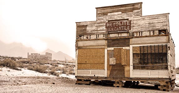 8 eerie ghost towns © Ovidiu Hrubaru/Shutterstock.com