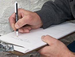 Am I hiring an independent inspector of my choice? © Karla Caspari /Shutterstock.com