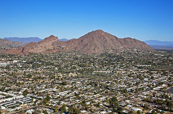 Arizona: © Tim Roberts Photography/Shutterstock.com
