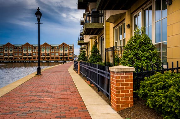Maryland: © Jon Bilous/Shutterstock.com