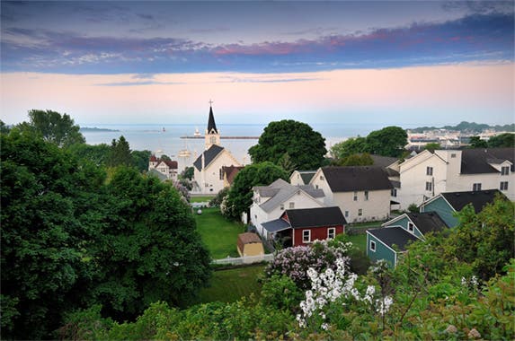 Michigan: © John McCormick/Shutterstock.com
