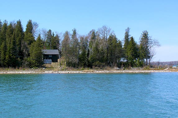 Islands for sale - Private island homes