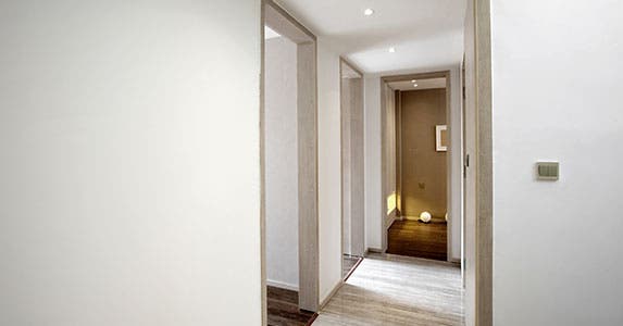 Play 'count the bedrooms' © LI CHAOSHU/Shutterstock.com
