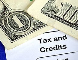 Help with paying for health insurance © JohnKwan/Shutterstock.com