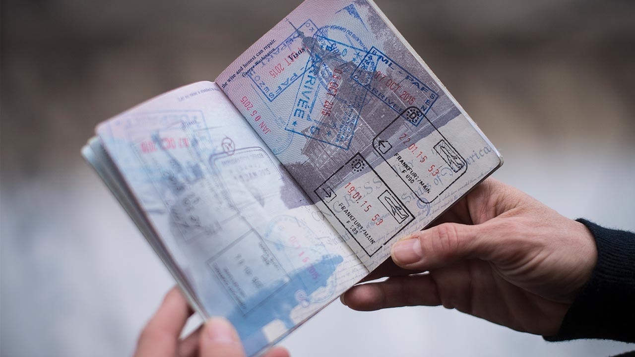 how much money does it cost to make a passport