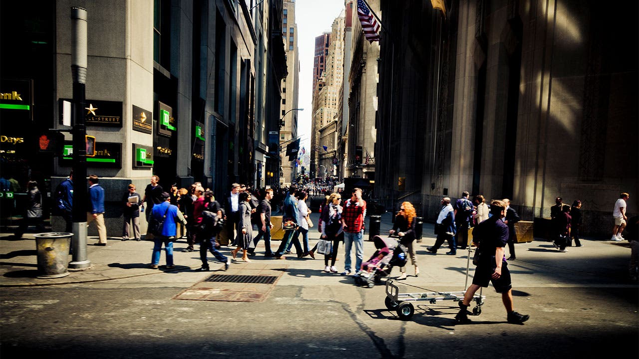 7 reasons to start saving now