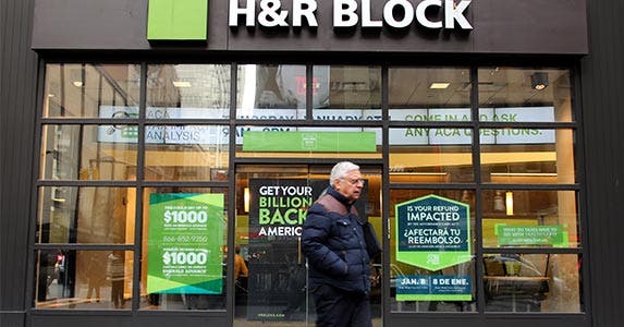 Chain tax franchises Chain tax franchises | Northfoto/Shutterstock.com