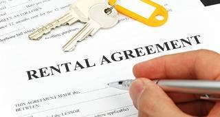 Rental agreement © Ralf Kleemann/Shutterstock.com