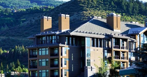 Vacation condos in Avon, Colorado © iStock