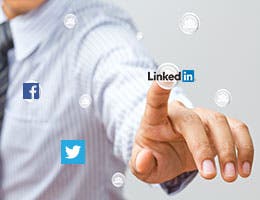 Job hunting in the age of social media © Shutter_M/Shutterstock.com