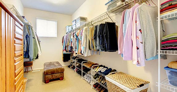 Bedroom closets: The 'boutique' approach © Iriana Shiyan/Shutterstock.com