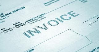 Medical invoice © GeorgeMPhotography/Shutterstock.com