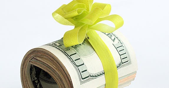 Get your gift early © Mykola Komarovskyy/Shutterstock.com
