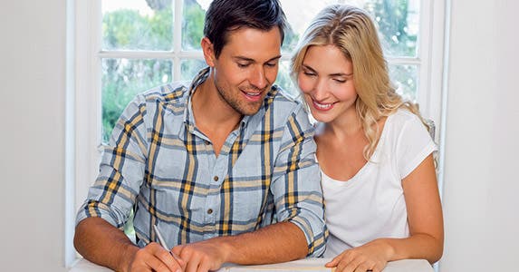 Know your refi magic number © lightwavemedia/Shutterstock.com
