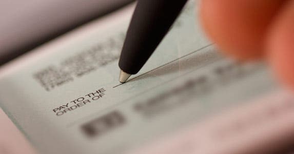 Cashing a friend's check and it bounces © iStock