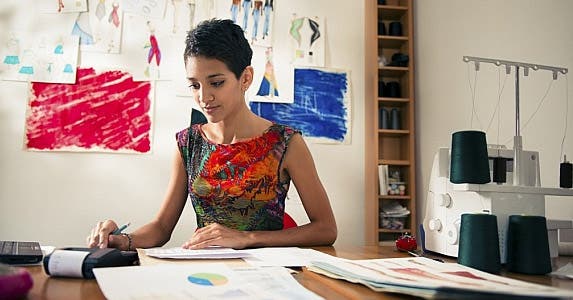 How to save despite the obstacles © Diego Cervo/Shutterstock.com