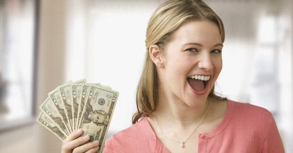 Don't brag about salary, bonuses or the interview © micro10x/Shutterstock.com
