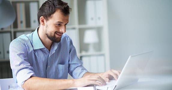 Don't use work computers to socialize © Pressmaster/Shutterstock.com