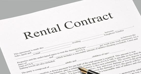 Contracts signed after trial period © OlegDoroshin/Shutterstock.com