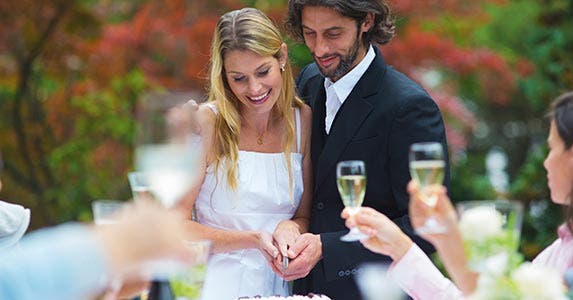 Gift ideas for 5 types of couples Gift ideas for 5 types of couples | Westend61/Getty Images