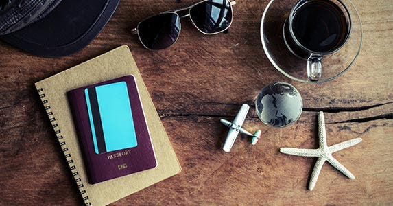 7 credit card travel tips 7 credit card travel tips © kitzcorner/Shutterstock.com