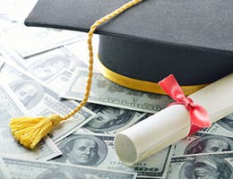 3 scary student loan tales © Shutterstock.com