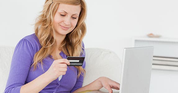 Buy gifts online © WavebreakMediaMicro - Fotolia.com