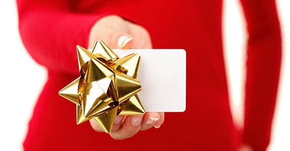 Earn or buy gift cards © Ariwasabi/Shutterstock.com