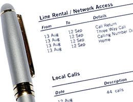 Question charges on phone or Internet bills © Thorsten Rust/Shutterstock.com