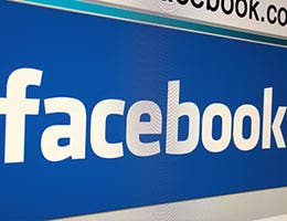 Take advantage of social media © PromesaArtStudio/Shutterstock.com