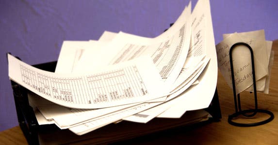Be disorganized when it comes to debt © GWImages/Shutterstock.com