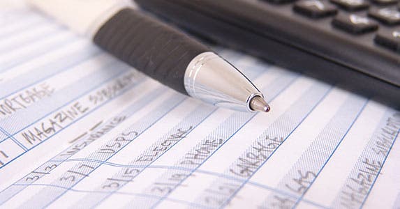Free checking with an asterisk © R. MACKAY PHOTOGRAPHY, LLC/Shutterstock.com