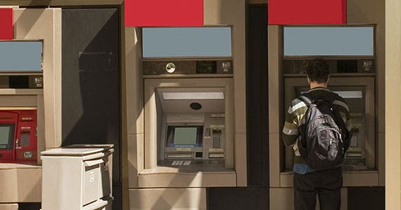 Banks' fee revenue getting squeezed © Rafael Ramirez Lee/Shutterstock.com