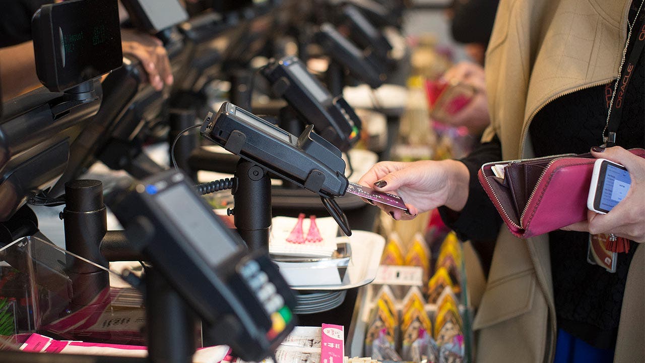 Take the bait of a 0% credit card? | Bloomberg/Getty Images
