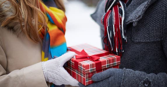 The boomerang gifter © Pressmaster/Shutterstock.com