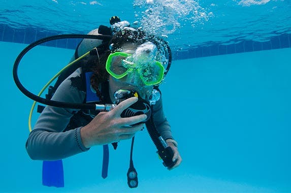 Pool scuba diver Pool scuba diver | Elli Thor Magnusson/Getty Images