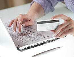 Cash-back cards © Vladimir Gerasimov – Fotolia.com Cash-back cards © Vladimir Gerasimov – Fotolia.com