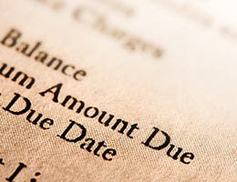 Longer billing periods, free credit reports © photastic/Shutterstock.com