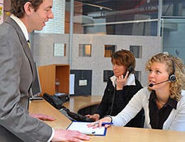 Assume the hiring manager is a man © PeterMooij/Shutterstock.com