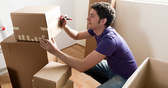 Free boxes, van sharing and affinity deals © stefanolunardi/Shutterstock.com